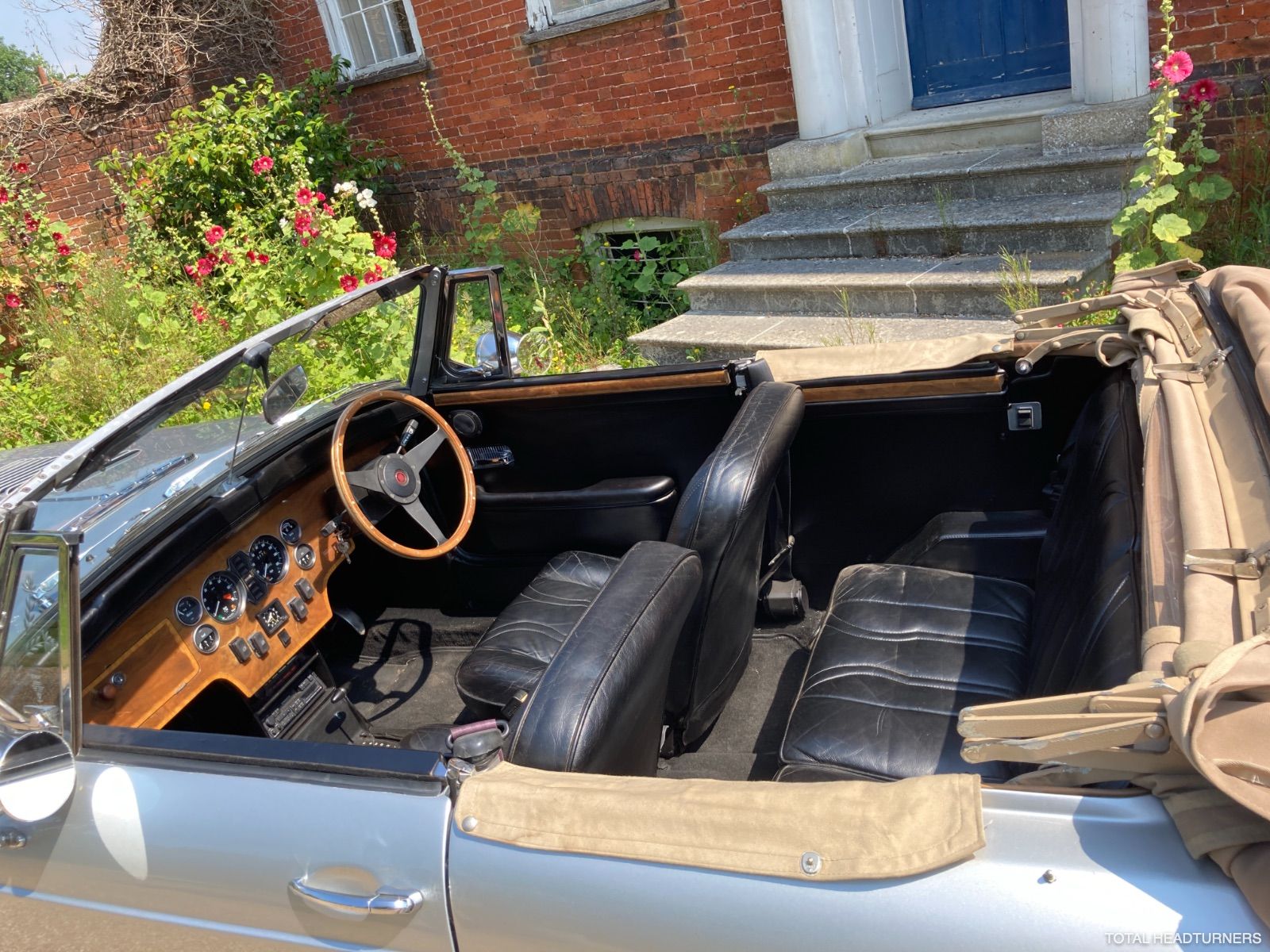 LEATHER INTERIOR BLACK