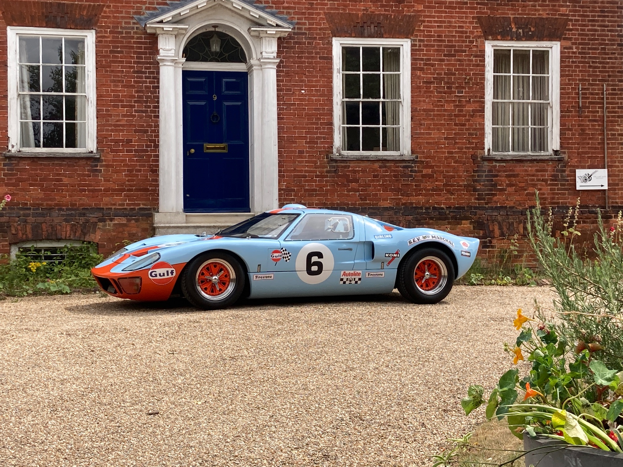 TORNADO SPORTSCARS : TOTAL HEADTURNERS