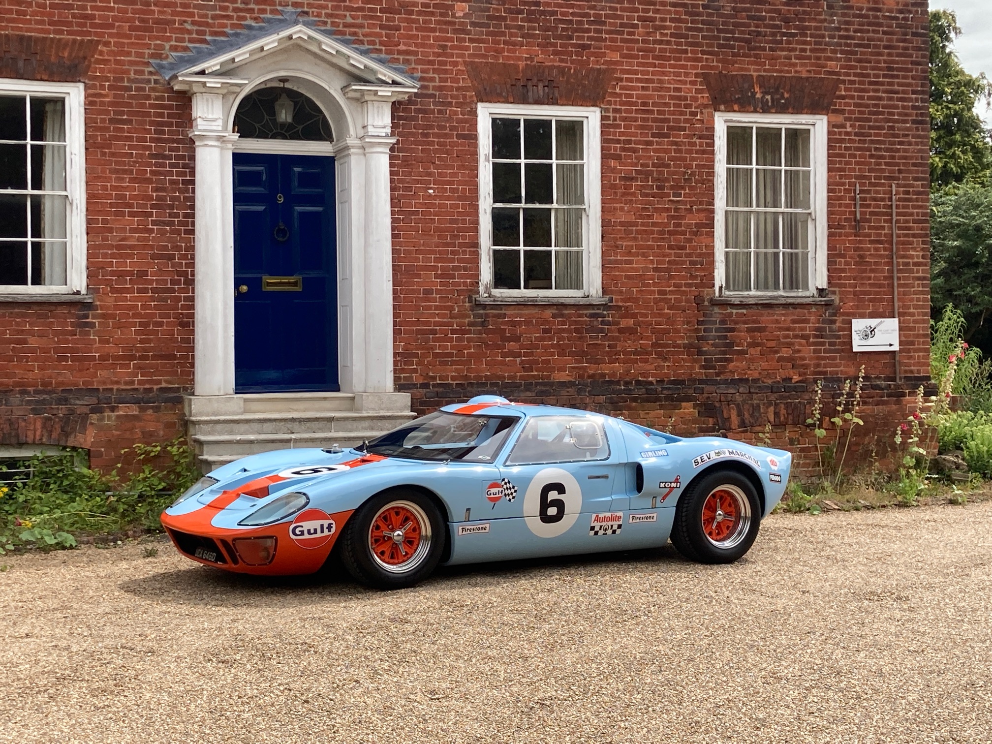 TOTAL HEADTURNERS : TORNADO SPORTSCARS