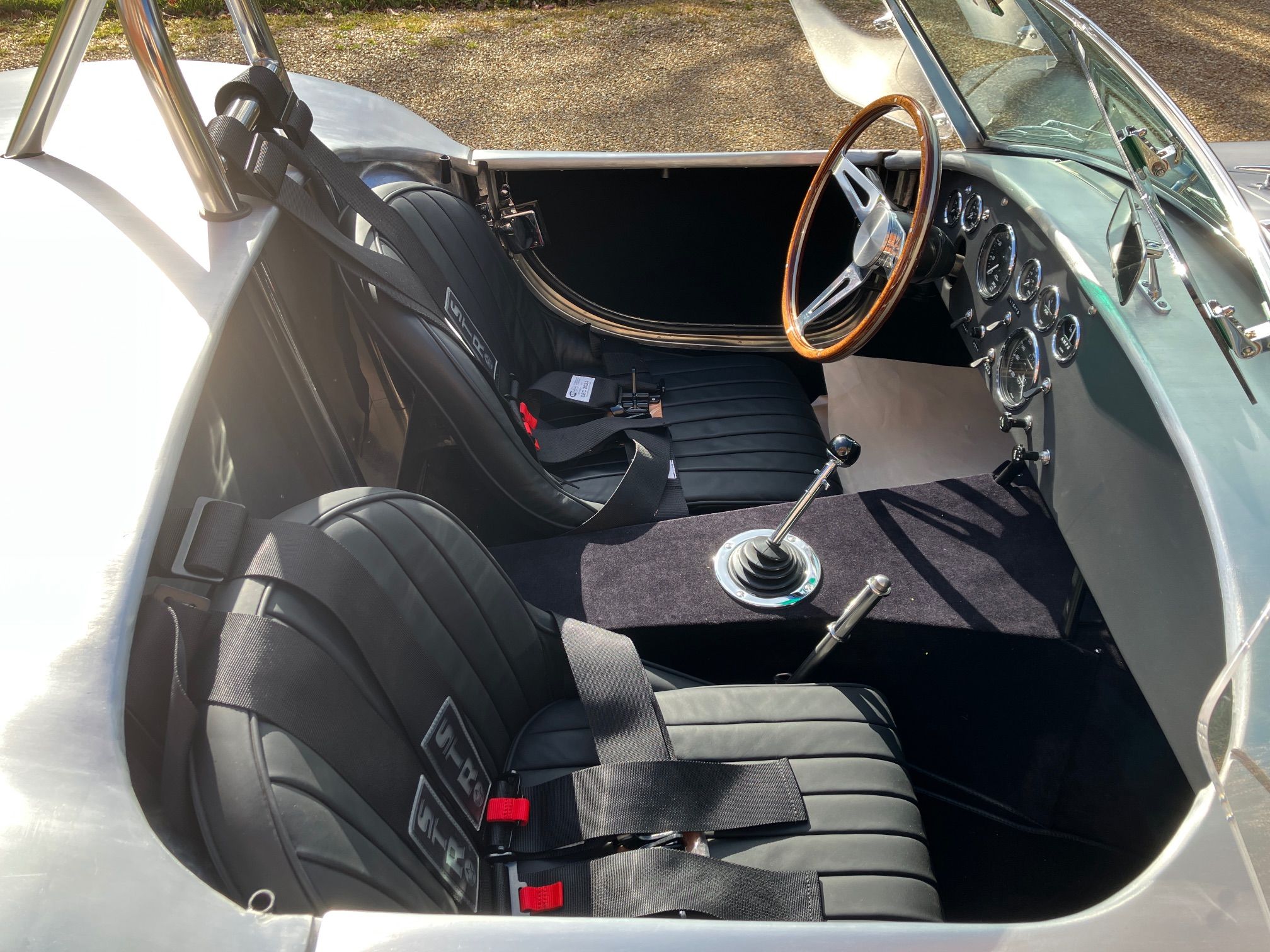 COBRA 427 SC INTERIOR