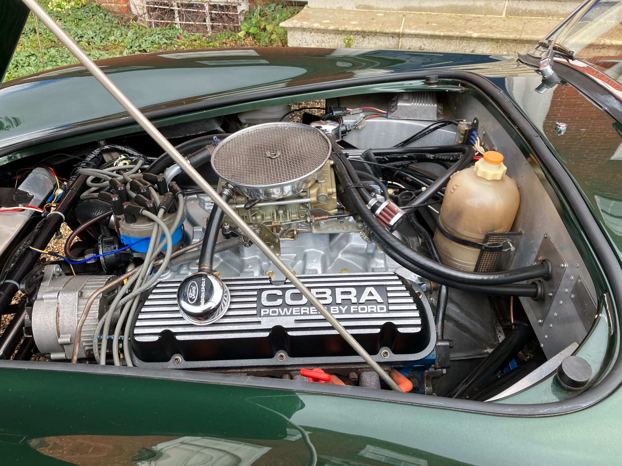 COBRA POWERED BY FORD