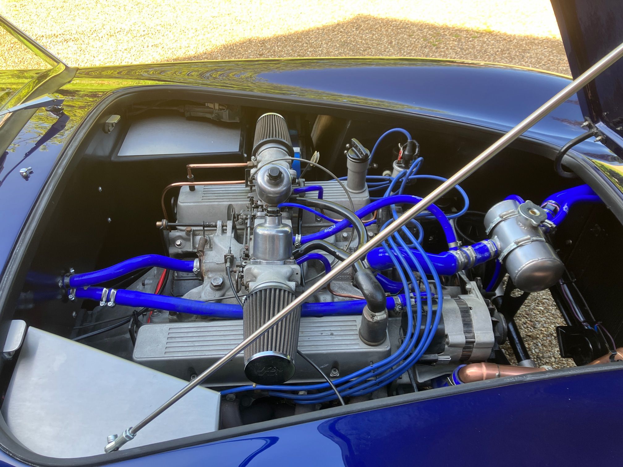 HAWK ROVER V8