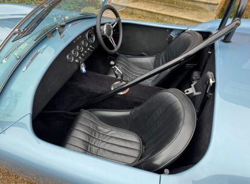 COBRA 289 INTERIOR