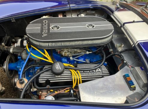 FORD V8 COBRA 1